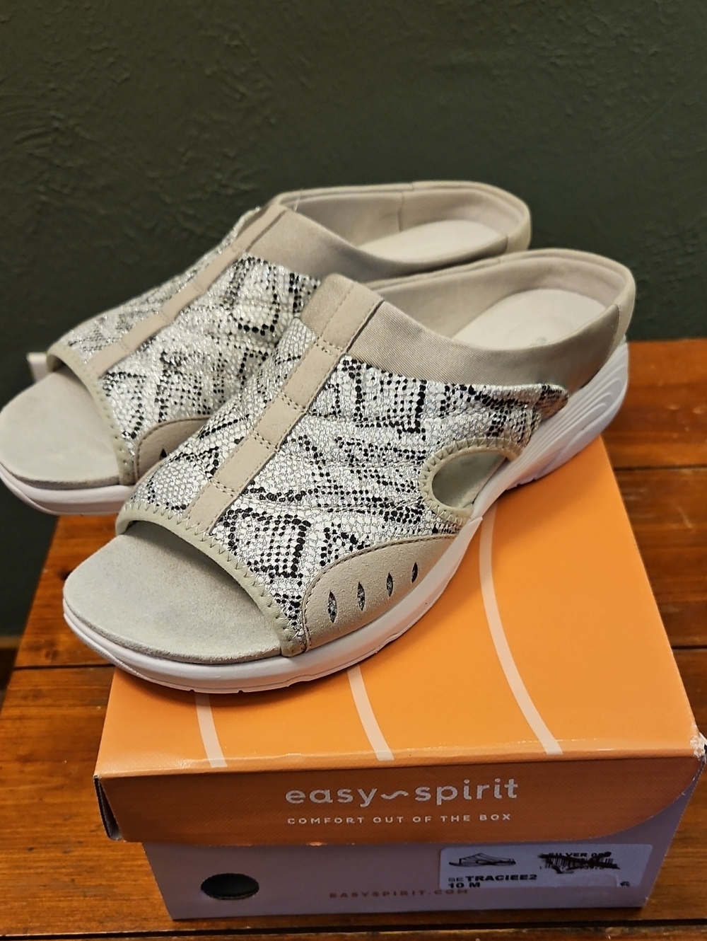 Women's Easy Spirit Traciee Slip On Sandal